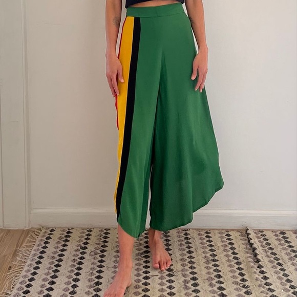 Farm Rio Boho Reggae Festival Striped Green Pink Asymmetrical Cropped Pants G/L - Picture 9 of 13